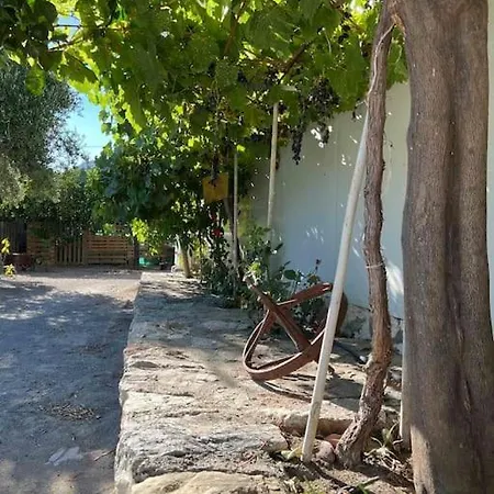 Private Country-house Keratokampos